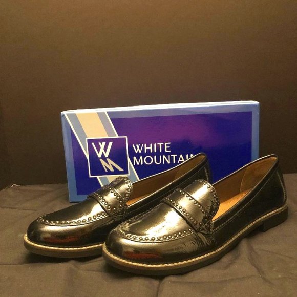 New Condition! White Mountain Black Crinkle Patent Loafer 9.5 - Picture 1 of 5